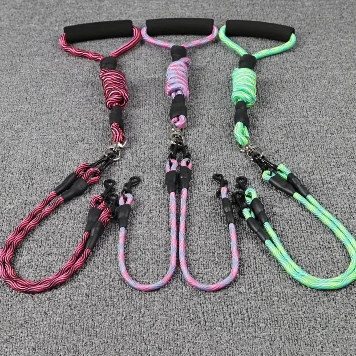 Corde de marche pour chien à double tête pour animaux de compagnie avec motif ondulé, une corde de traction à deux traînées, anti-enroulement et détachable - Animaleriex